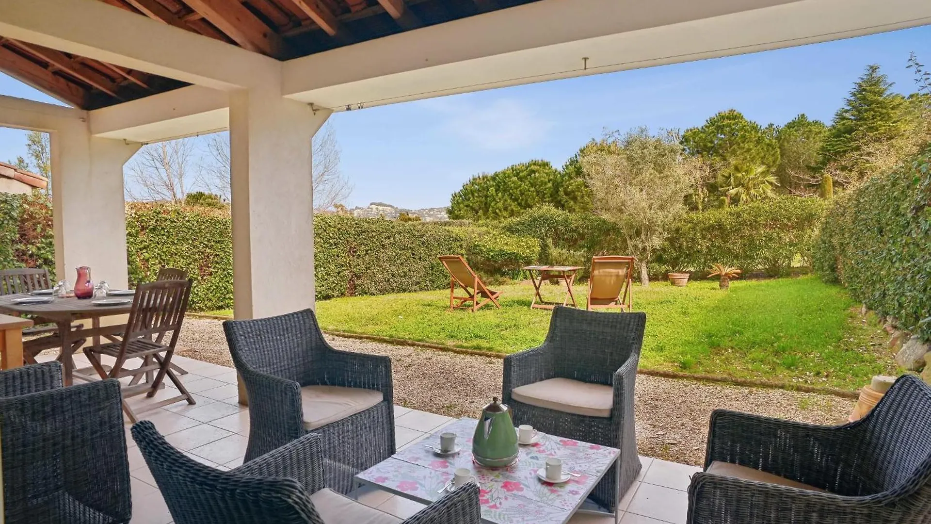 House With Garden And Swimming Pool Shared Villa Cannes